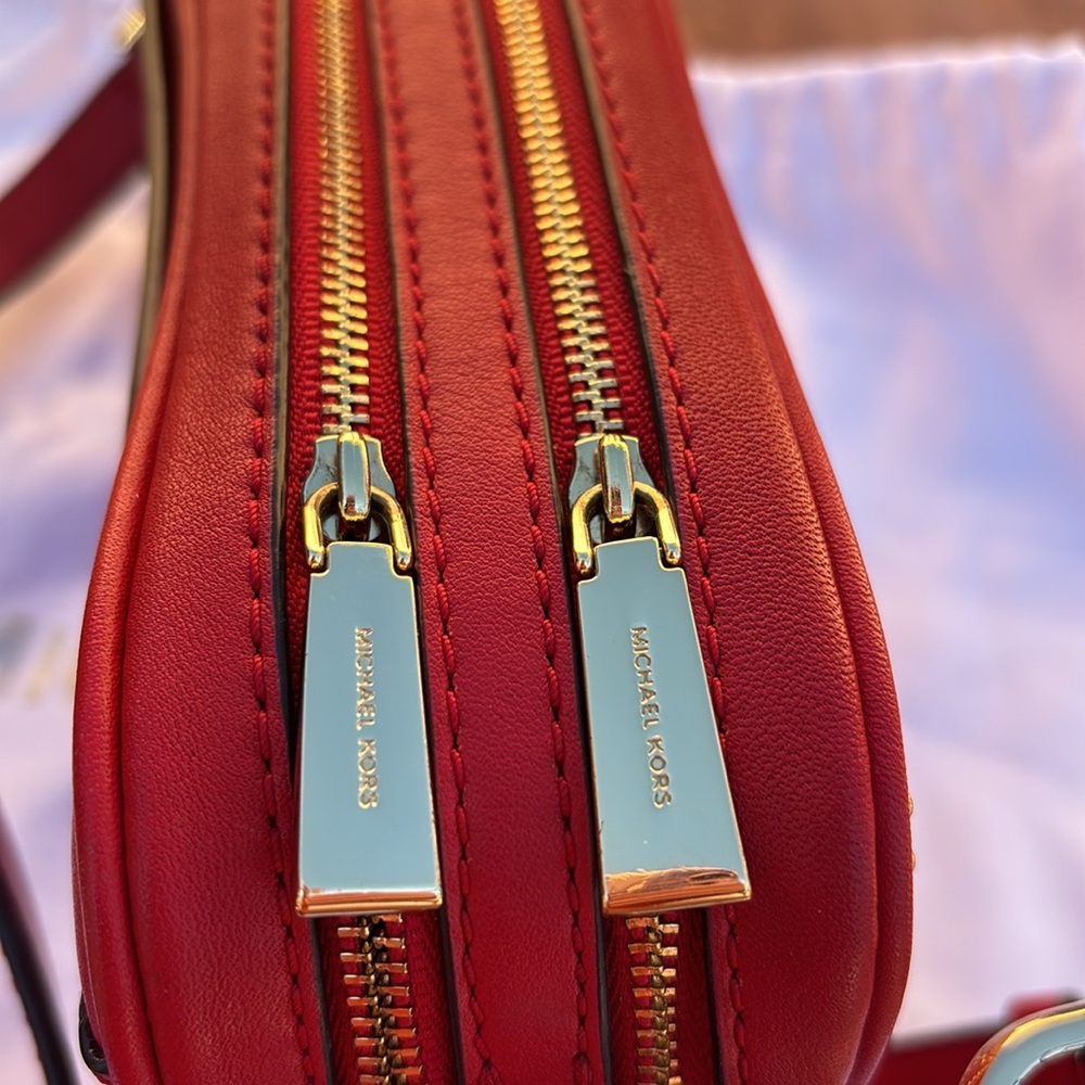 EUC❣️ MICHAEL KORS Red Studded 2 way leather camera crossbody or clutch ♥️♥️ - Picture 15 of 15
